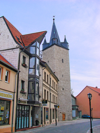Bild: Der Stadtturm Schmaler Heinrich zu Aschersleben.