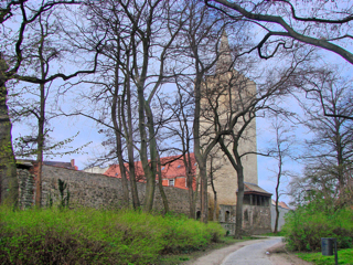 Bild: Kuntzes Turm von der Johannispromenade zu Aschersleben aus gesehen.
