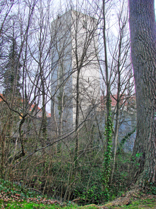 Bild: Turm in der Stadtmauer an der Eine in Aschersleben.