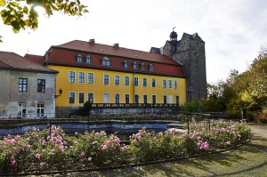 Bild: Schloss Ballenstedt mit dem Bergfried.