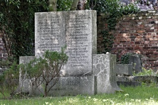 Bild: Der Jüdische Friedhof zu Eisleben.