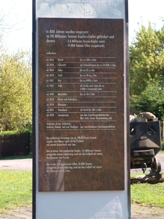 Bild: Detailansicht der Säule am Denkmal Seilscheibe in der Lutherstadt Eisleben.