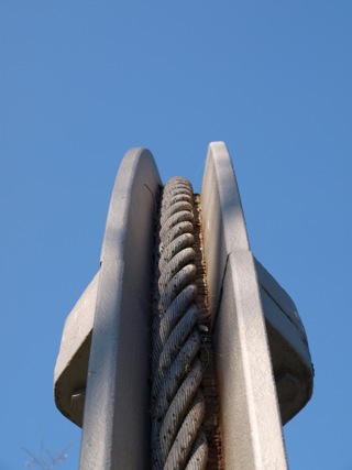 Bild: Detailansichten vom Denkmal Seilscheibe in der Lutherstadt Eisleben.