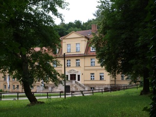 Bild: Das Schloss der Familie von Knigge in Harkerode.