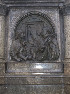 Bild: Die westliche Reliefplatte am Lutherdenkmal zu Eisleben.