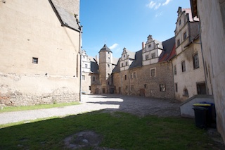 Bild: Schloss Plötzkau - Blick in den Schlosshof.
