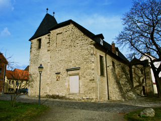 Bild: Die Kirche St. Margarethen zu Aschersleben. Blick auf die Südwestseite der Kapelle.