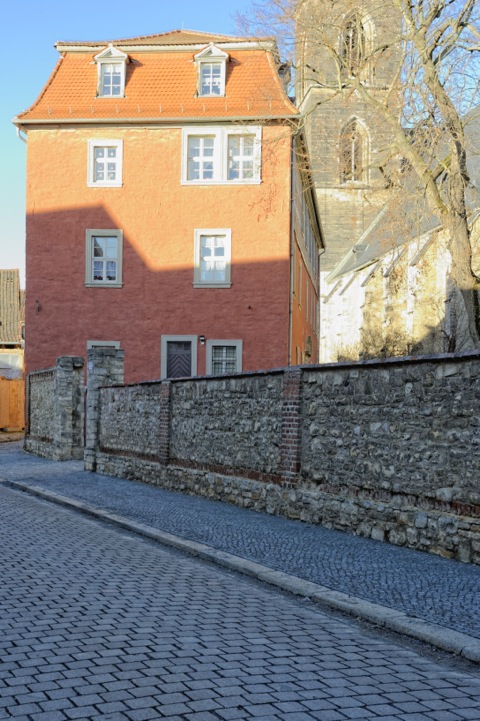 Bild: Das Stephaneum in Aschersleben. An diese höhere Schule ist der Dichter Gottfried August Bürger gegangen. Aufnahme aus dem Jahre 2012.