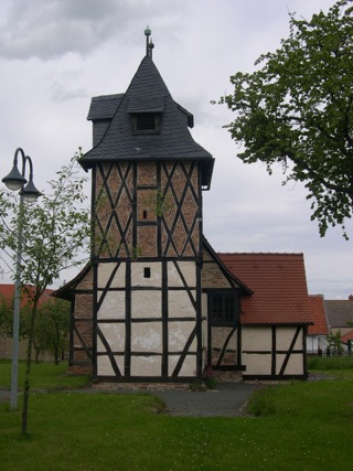 Bild: Die Dorfkirche zu Wieserode im Harz.