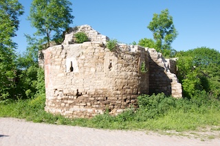 Bild: Die Reste des Torturmes der Ruine Hau Zeitz.