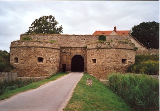 Bild: Festungswerke und Bastionen der Wasserburg Heldrungen.