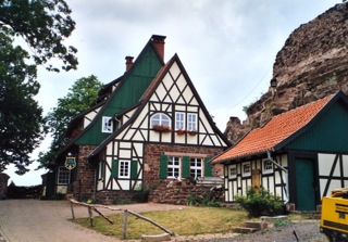Bild: Die Burgschänke in der Burgruine Hohnstein bei Neustadt im Harz.