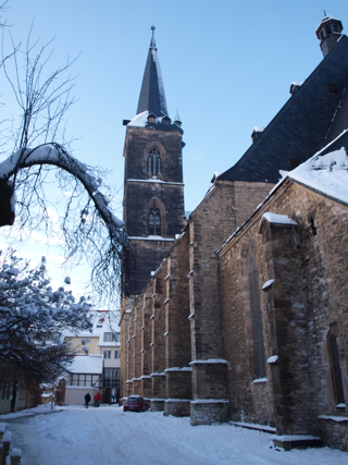 Bild: Blick auf das Langhaus und den Südturm der Kirche St. Stephani zu Aschersleben.