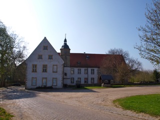 Bild: Das Schloss der Familie von Hardenberg in Wiederstedt.