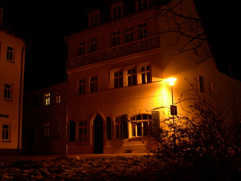 Aschersleben - An der Kirche St. Stephani bei Nacht.