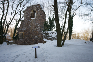 Bild: Die Ruinen der Alten Kapelle - capella vetus - auf dem Petersberg bei Halle an der Saale.