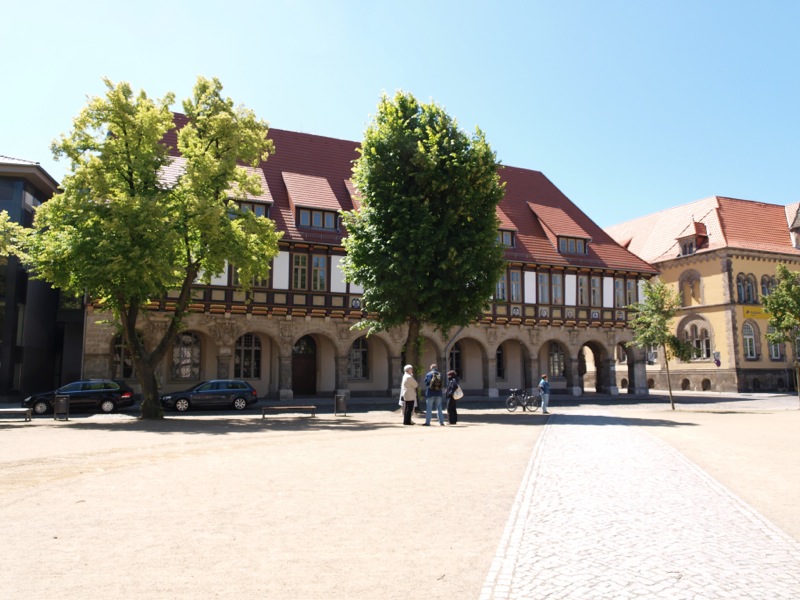 Bild: Auf dem Domplatz von Halberstadt.