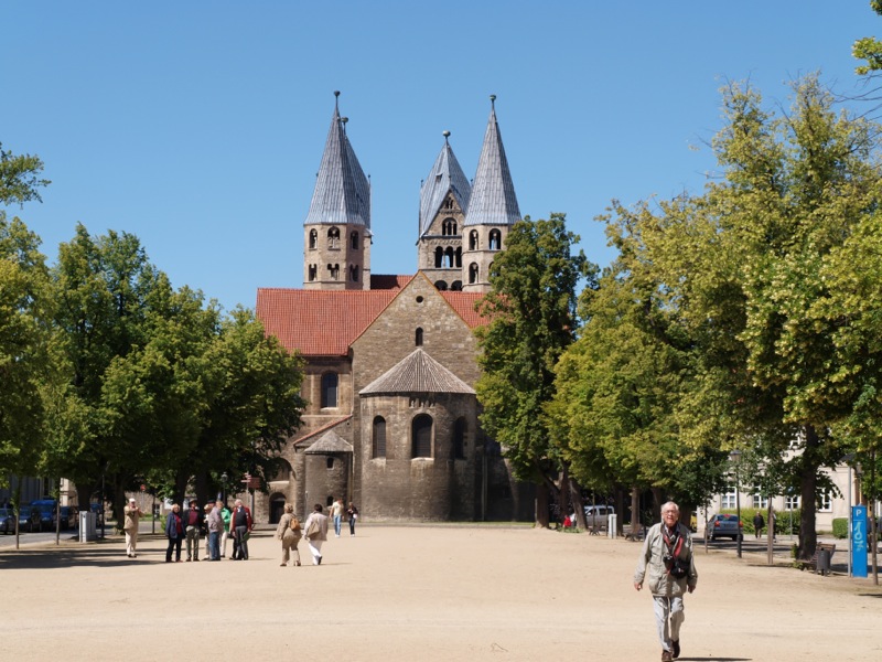 Bild: Blick auf die Liebfrauenkirche zu Halberstadt.