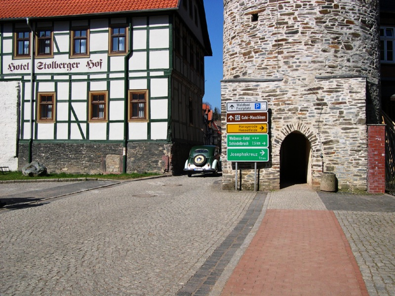 Bild: Stolberg - Oldtimer am Stadtturm.