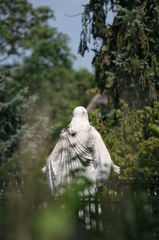 Bild: Pieta auf dem Wiperti-Friedhof zu Quedlinburg.