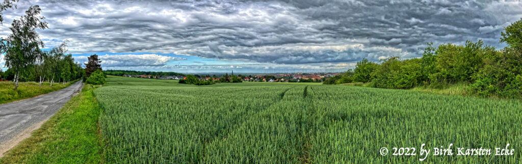 Bild: Ein Panoramafoto vom Westteil der Stadt Aschersleben. Klicken Sie auf das Bild um es zu vergrößern.